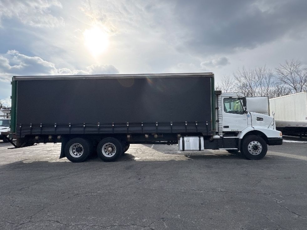 Curtain Side-Light and Medium Duty Trucks-Volvo-2020-VHD64B-Parsippany-NJ-309,690\n\t\tmiles-$ 86,250 - Image 14