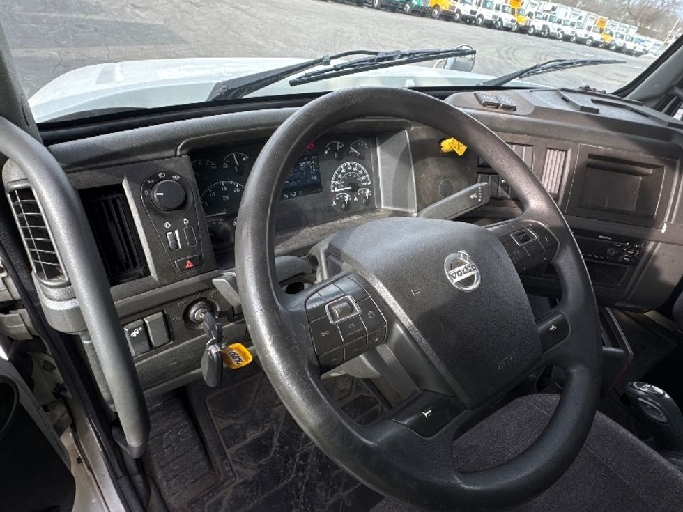 Curtain Side-Light and Medium Duty Trucks-Volvo-2020-VHD64B-Parsippany-NJ-309,690\n\t\tmiles-$ 86,250 - Image 16