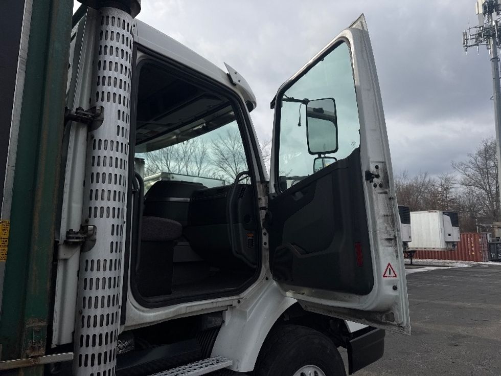 Curtain Side-Light and Medium Duty Trucks-Volvo-2020-VHD64B-Parsippany-NJ-309,690\n\t\tmiles-$ 86,250 - Image 19