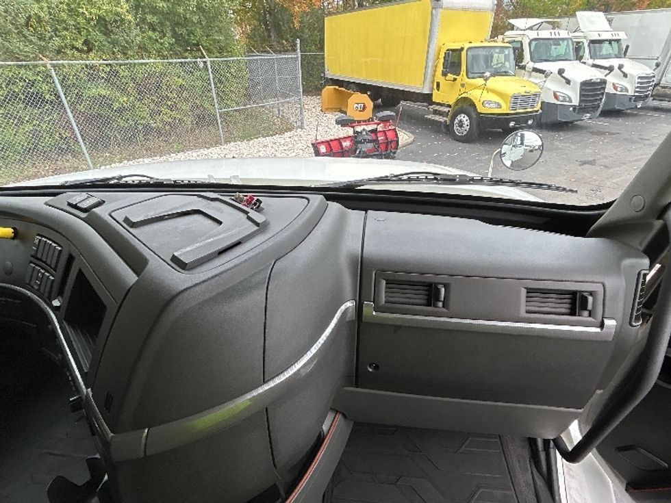 Curtain Side-Light and Medium Duty Trucks-Volvo-2020-VHD64B-Parsippany-NJ-309,842\n\t\tmiles-$ 88,250 - Image 20