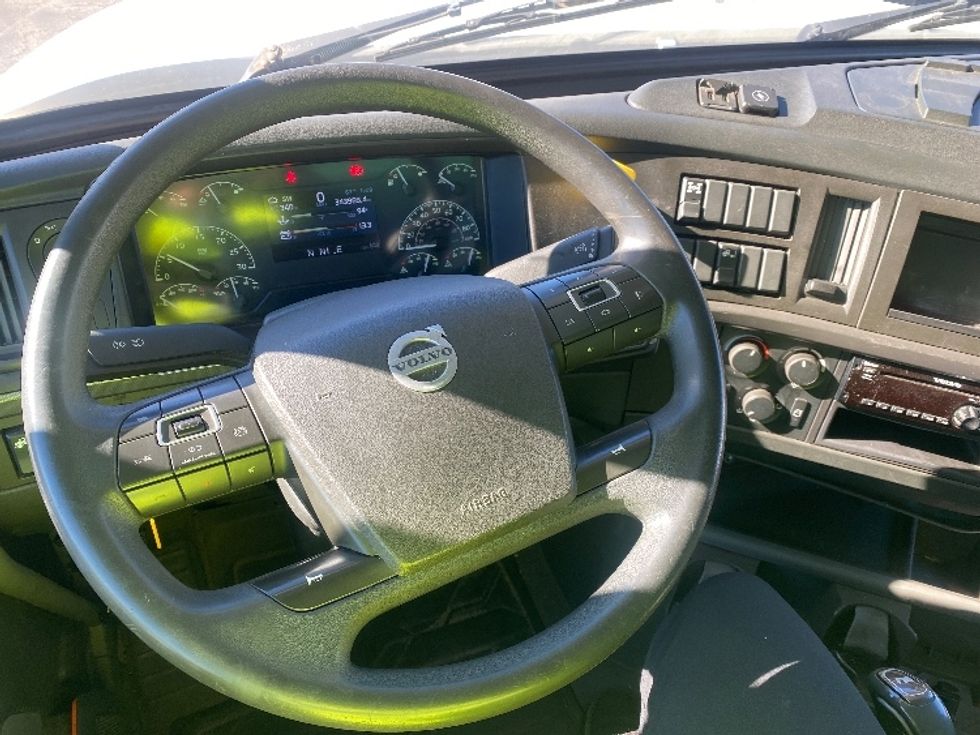 Curtain Side-Light and Medium Duty Trucks-Volvo-2020-VHD64B-Parsippany-NJ-343,948\n\t\tmiles-$ 89,000 - Image 17