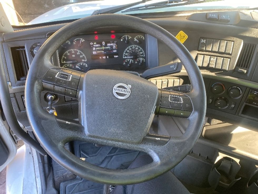Curtain Side-Light and Medium Duty Trucks-Volvo-2020-VHD64B-Parsippany-NJ-385,440\n\t\tmiles-$ 87,750 - Image 17