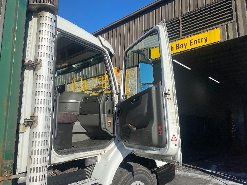 Curtain Side-Light and Medium Duty Trucks-Volvo-2020-VHD64B-Parsippany-NJ-385,440\n\t\tmiles-$ 87,750 - Image 20