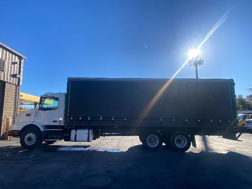 Curtain Side-Light and Medium Duty Trucks-Volvo-2020-VHD64B-Parsippany-NJ-385,440\n\t\tmiles-$ 87,750 - Image 4