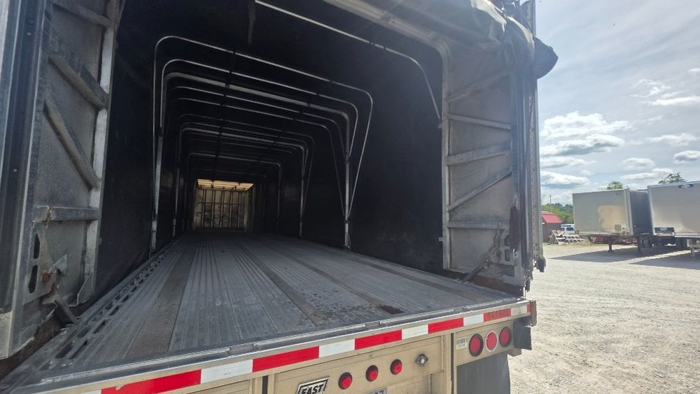 Curtain Side-Semi Trailers-East-2016-Trailer-Parkersburg-WV-553,416\n\t\tmiles-$ 37,000 - Image 10