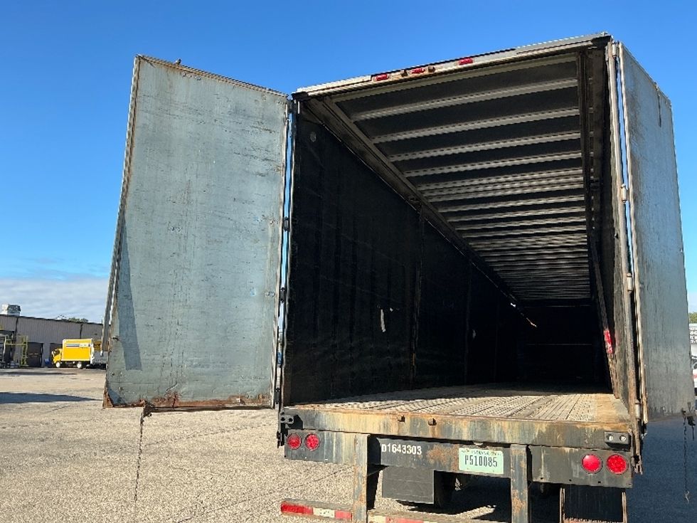 Curtain Side-Semi Trailers-Utility-2016-Trailer-Elkhart-IN-246,514\n\t\tmiles-$ 15,250 - Image 9