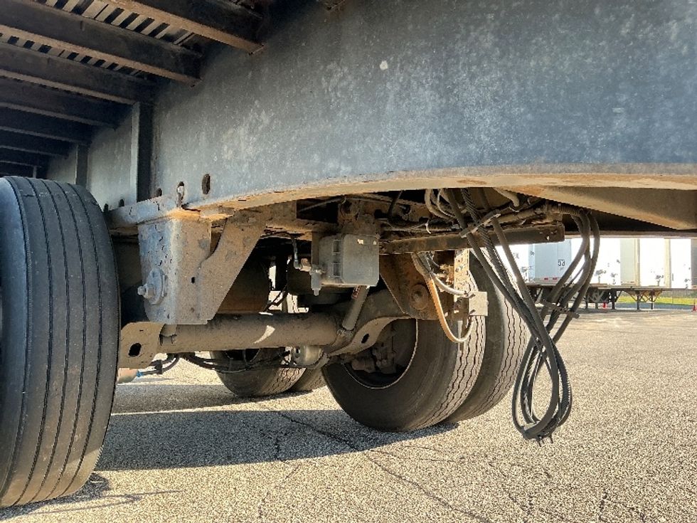 Curtain Side-Semi Trailers-Utility-2016-Trailer-Elkhart-IN-316,192\n\t\tmiles-$ 15,250 - Image 5