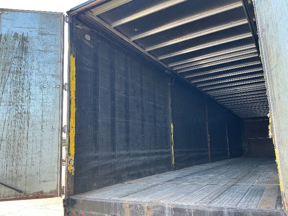 Curtain Side-Semi Trailers-Utility-2016-Trailer-Elkhart-IN-316,192\n\t\tmiles-$ 15,250 - Image 9