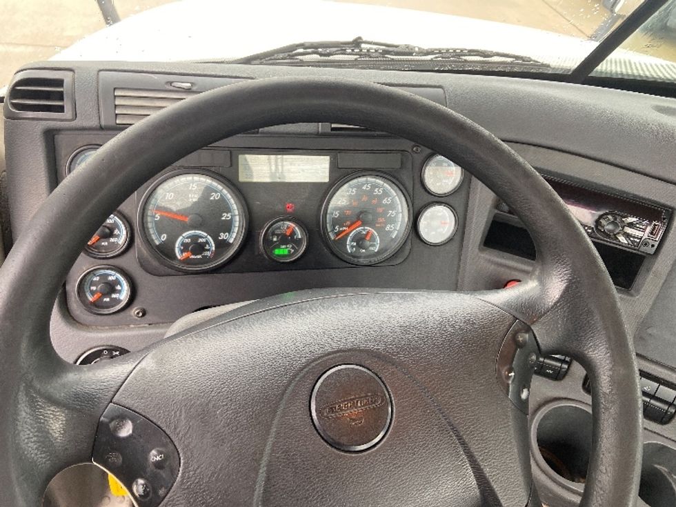 Day Cab Tractor-Alternative Fuel Trucks & Tractors-Freightliner-2018-Cascadia 12564ST-Hammond-LA-105,922\n\t\tmiles-$ 81,750 - Image 11