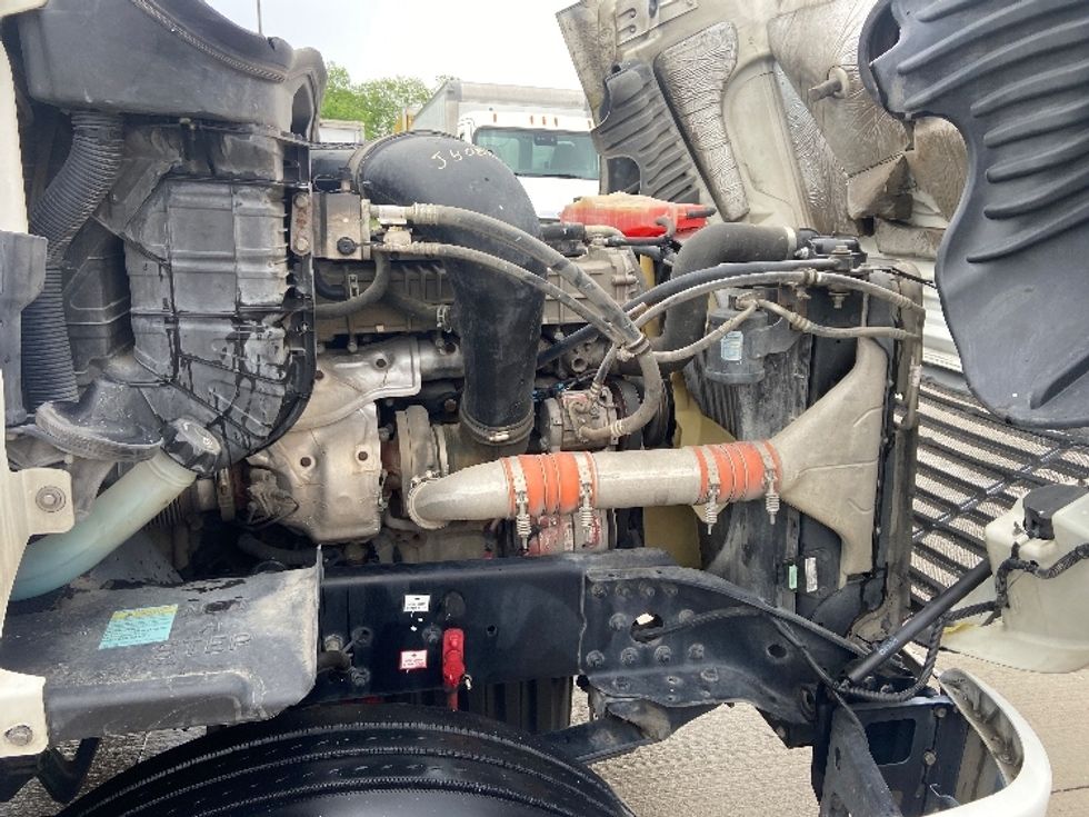 Day Cab Tractor-Alternative Fuel Trucks & Tractors-Freightliner-2018-Cascadia 12564ST-Hammond-LA-105,922\n\t\tmiles-$ 81,750 - Image 15