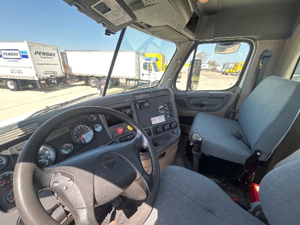 Day Cab Tractor-Alternative Fuel Trucks & Tractors-Freightliner-2018-Cascadia 12564ST-Hammond-LA-77,263\n\t\tmiles-$ 82,750 - Image 10