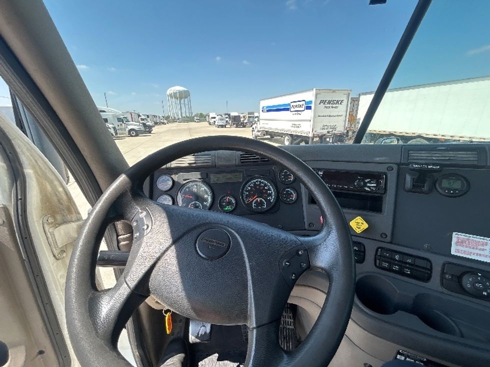Day Cab Tractor-Alternative Fuel Trucks & Tractors-Freightliner-2018-Cascadia 12564ST-Hammond-LA-77,263\n\t\tmiles-$ 82,750 - Image 11