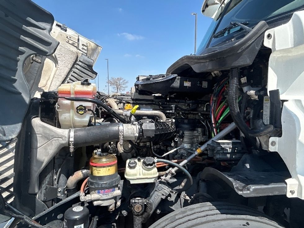 Day Cab Tractor-Alternative Fuel Trucks & Tractors-Freightliner-2018-Cascadia 12564ST-Hammond-LA-77,263\n\t\tmiles-$ 82,750 - Image 16