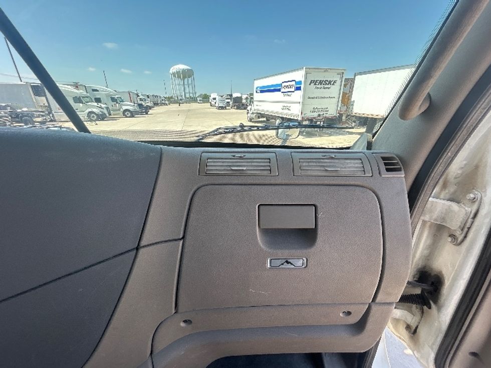 Day Cab Tractor-Alternative Fuel Trucks & Tractors-Freightliner-2018-Cascadia 12564ST-Hammond-LA-77,263\n\t\tmiles-$ 82,750 - Image 13