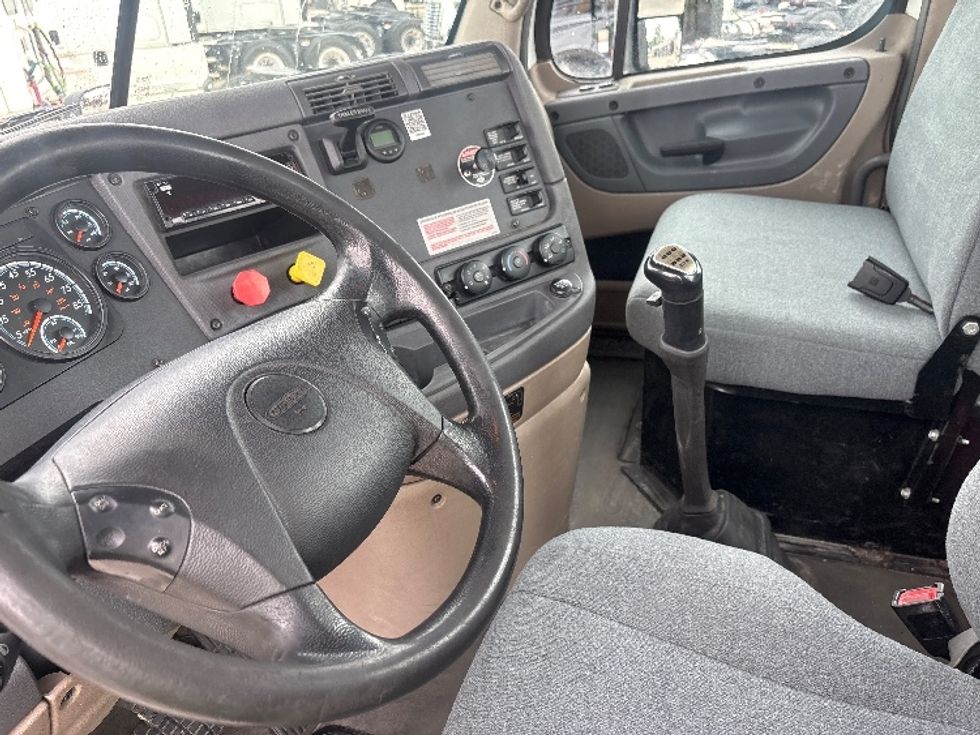 Day Cab Tractor-Alternative Fuel Trucks & Tractors-Freightliner-2018-Cascadia 12564ST-Hammond-LA-93,948\n\t\tmiles-$ 82,250 - Image 10