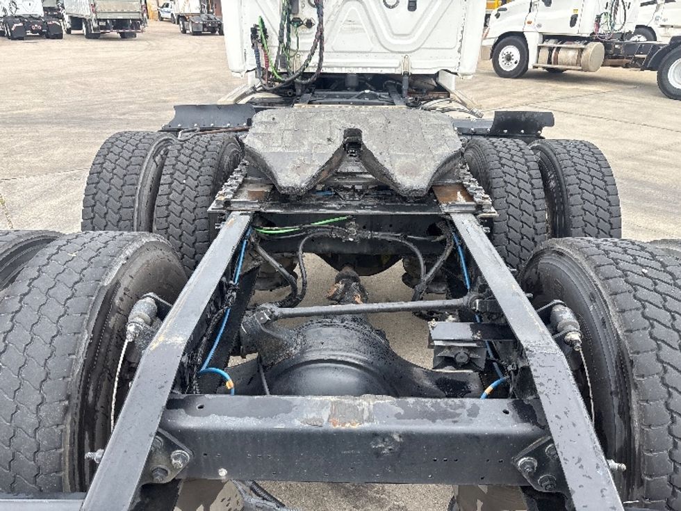 Day Cab Tractor-Alternative Fuel Trucks & Tractors-Freightliner-2018-Cascadia 12564ST-Hammond-LA-93,948\n\t\tmiles-$ 82,250 - Image 6