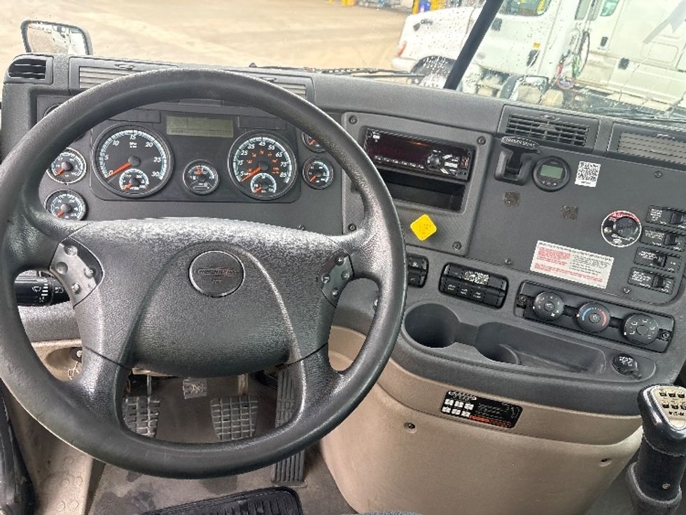 Day Cab Tractor-Alternative Fuel Trucks & Tractors-Freightliner-2018-Cascadia 12564ST-Hammond-LA-93,948\n\t\tmiles-$ 82,250 - Image 11