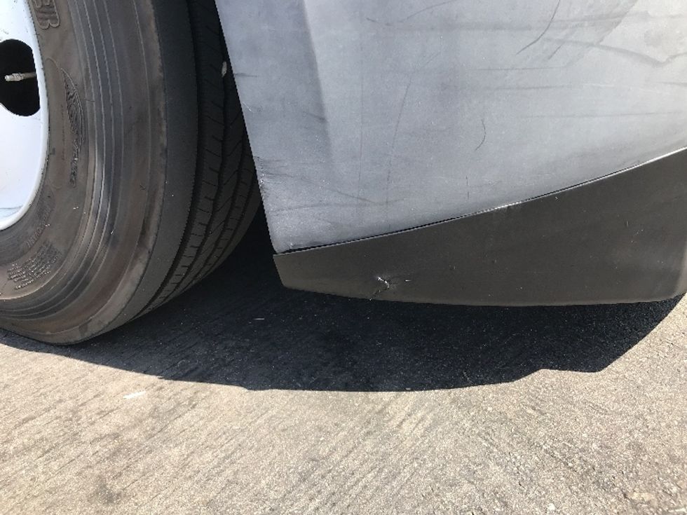 Day Cab Tractor-Alternative Fuel Trucks & Tractors-Freightliner-2019-T11642ST-Binghamton-NY-136,806\n\t\tmiles-$ 27,250 - Image 19