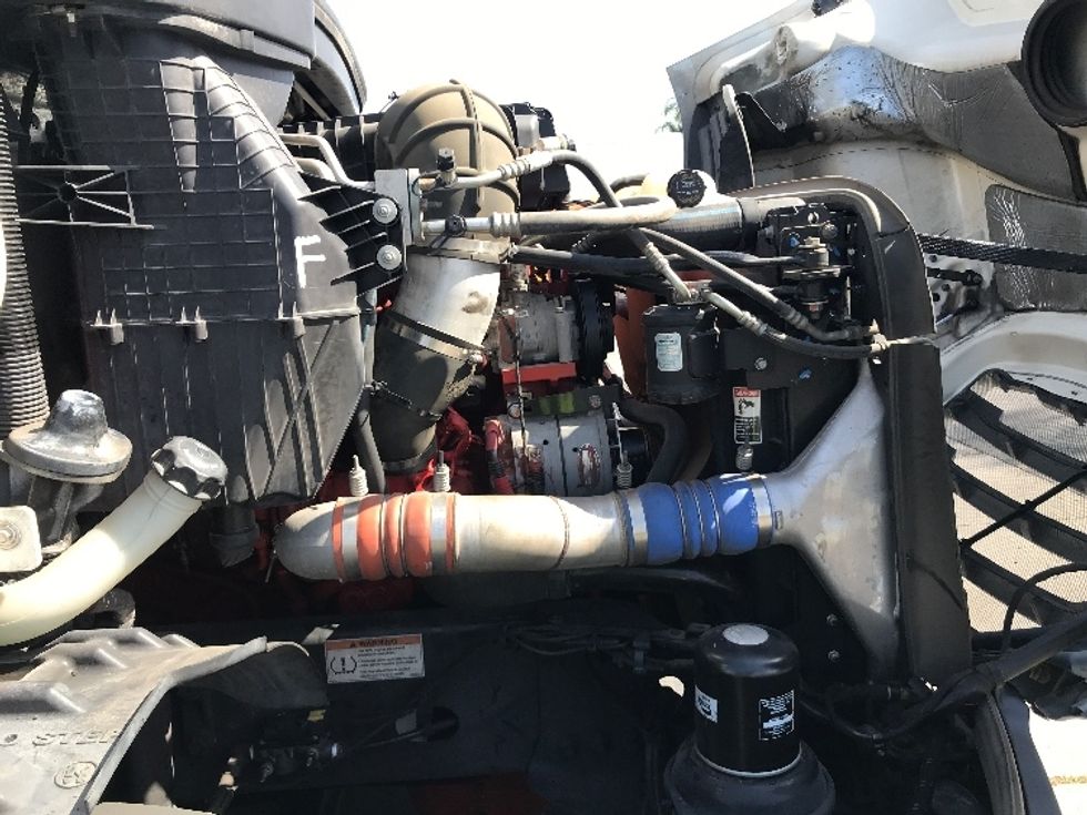 Day Cab Tractor-Alternative Fuel Trucks & Tractors-Freightliner-2019-T11642ST-Binghamton-NY-136,806\n\t\tmiles-$ 27,250 - Image 15