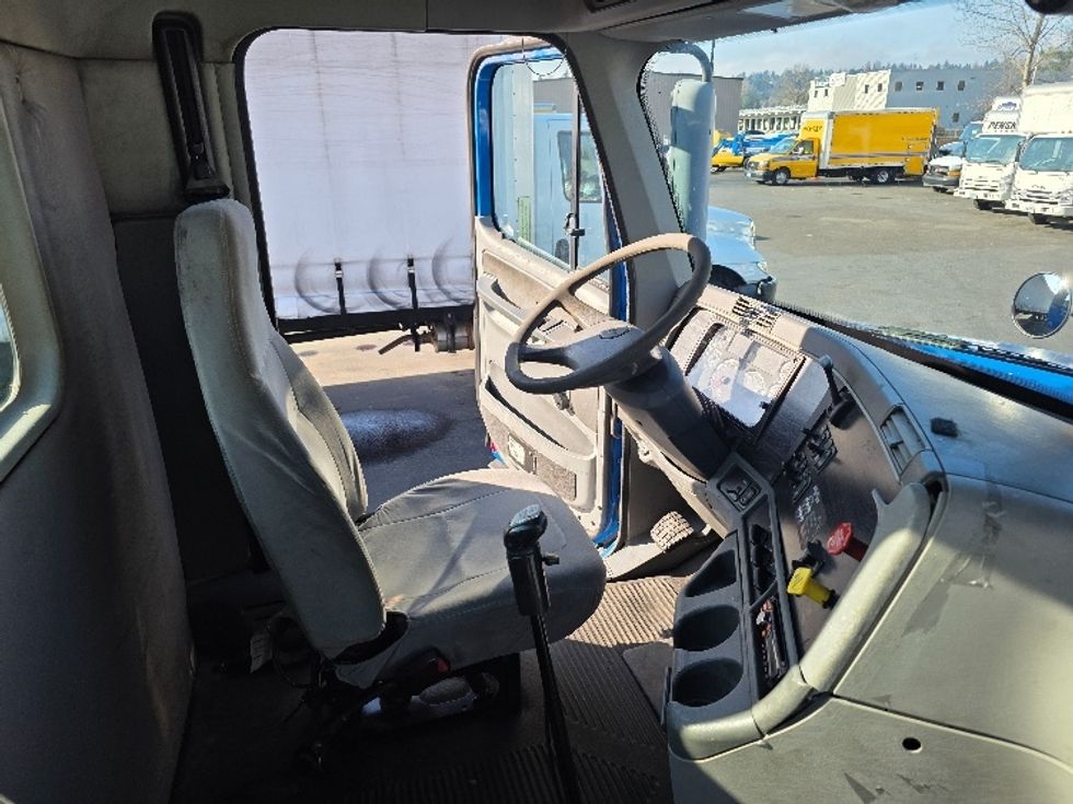 Day Cab Tractor-Heavy Duty Tractors-Freightliner-2006-Columbia CL12042ST-Tukwila-WA-425,674\n\t\tmiles-$ 7,500 - Image 14