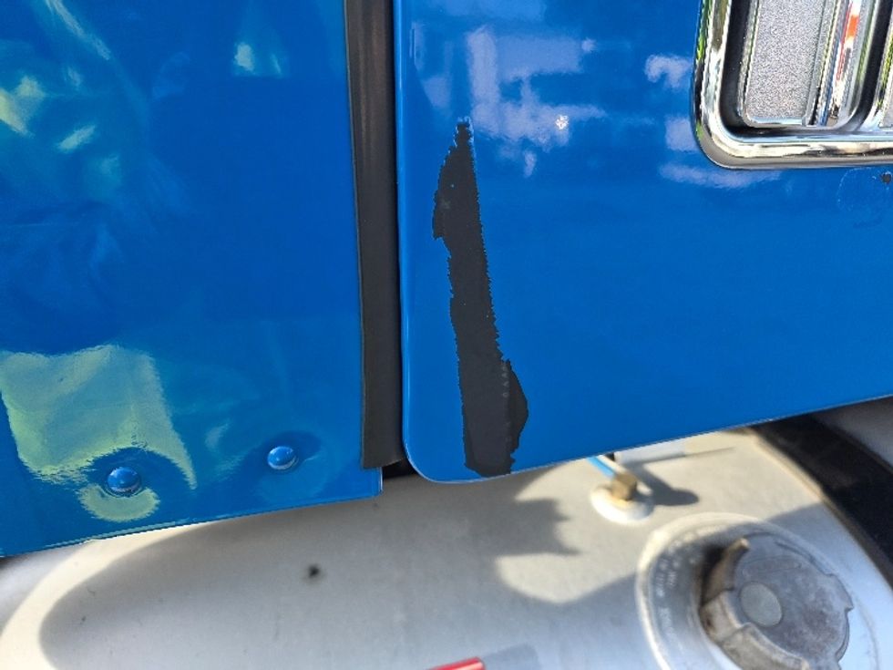 Day Cab Tractor-Heavy Duty Tractors-Freightliner-2006-Columbia CL12042ST-Tukwila-WA-425,674\n\t\tmiles-$ 7,500 - Image 17