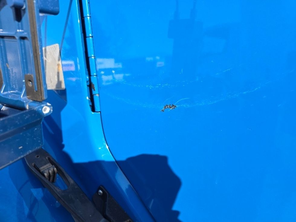 Day Cab Tractor-Heavy Duty Tractors-Freightliner-2006-Columbia CL12042ST-Tukwila-WA-425,674\n\t\tmiles-$ 7,500 - Image 19