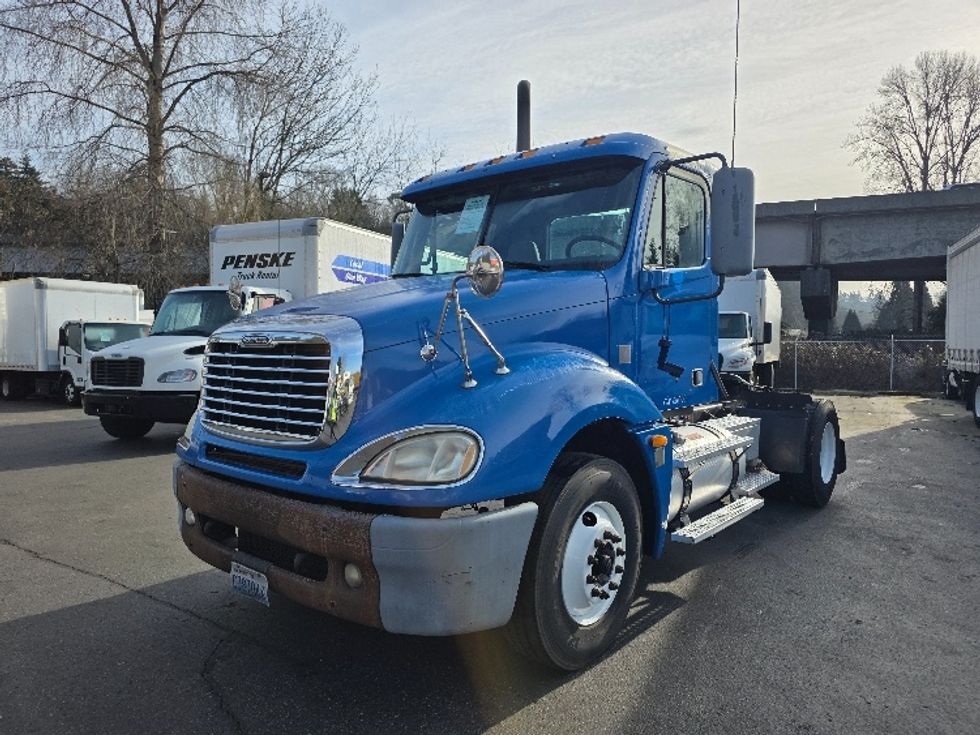 Day Cab Tractor-Heavy Duty Tractors-Freightliner-2006-Columbia CL12042ST-Tukwila-WA-425,674\n\t\tmiles-$ 7,500 - Image 3