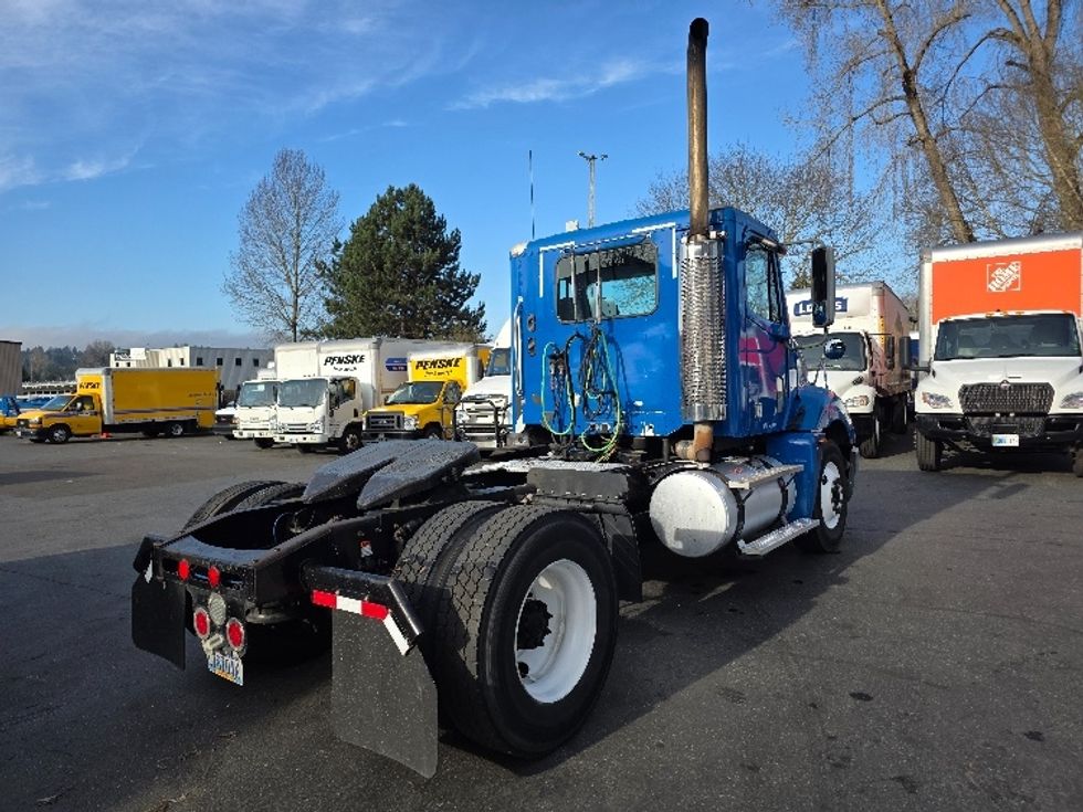 Day Cab Tractor-Heavy Duty Tractors-Freightliner-2006-Columbia CL12042ST-Tukwila-WA-425,674\n\t\tmiles-$ 7,500 - Image 7