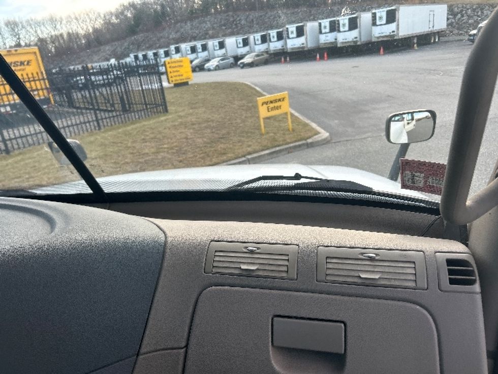 Day Cab Tractor-Heavy Duty Tractors-Freightliner-2007-Columbia CL12064ST-Fitchburg-MA-647,067\n\t\tmiles-$ 10,000 - Image 13