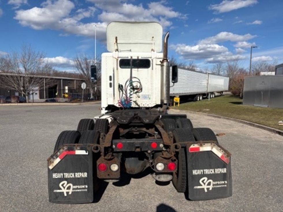Day Cab Tractor-Heavy Duty Tractors-Freightliner-2007-Columbia CL12064ST-Fitchburg-MA-647,067\n\t\tmiles-$ 7,500 - Image 4