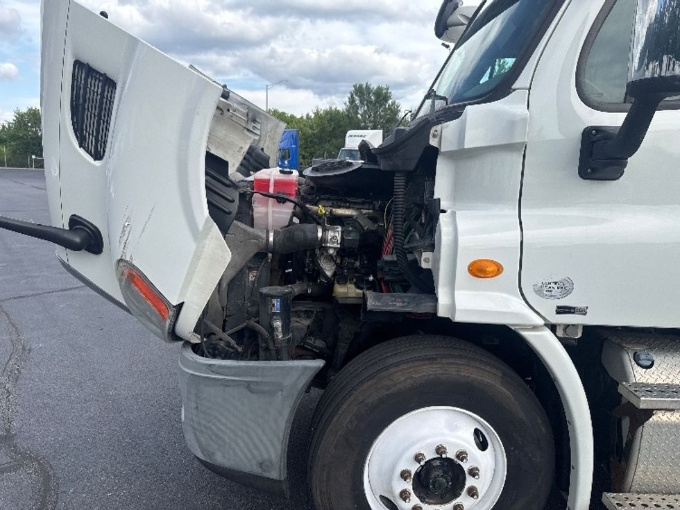 Day Cab Tractor-Heavy Duty Tractors-Freightliner-2011-Cascadia 11364ST-Indianapolis-IN-491,412\n\t\tmiles-$ 9,750 - Image 16