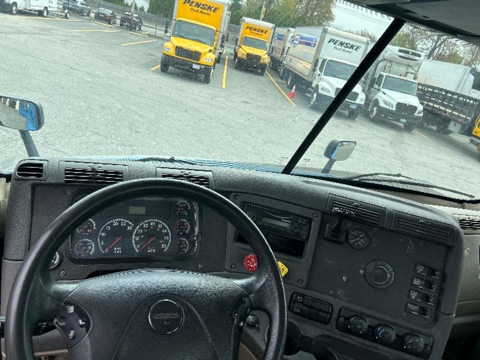 Day Cab Tractor-Heavy Duty Tractors-Freightliner-2012-Cascadia 11364ST-Chicopee-MA-467,525\n\t\tmiles-$ 14,000 - Image 11