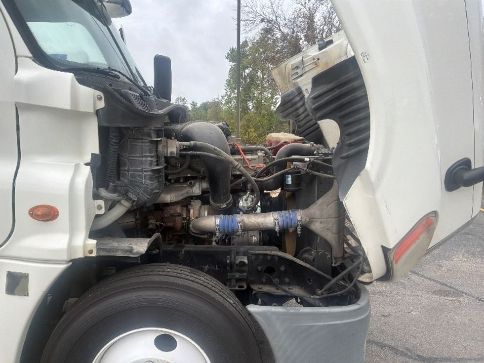 Day Cab Tractor-Heavy Duty Tractors-Freightliner-2012-Cascadia 12564ST-Austin-TX-323,178\n\t\tmiles-$ 16,500 - Image 15