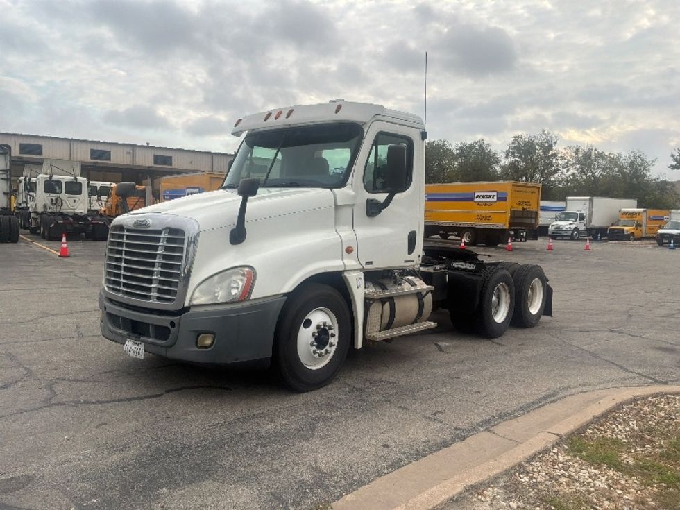 Day Cab Tractor-Heavy Duty Tractors-Freightliner-2012-Cascadia 12564ST-Austin-TX-323,178\n\t\tmiles-$ 16,500 - Image 3