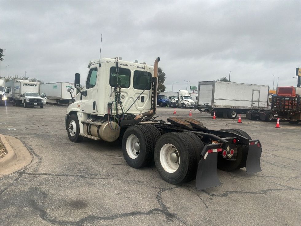 Day Cab Tractor-Heavy Duty Tractors-Freightliner-2012-Cascadia 12564ST-Austin-TX-323,178\n\t\tmiles-$ 16,500 - Image 5