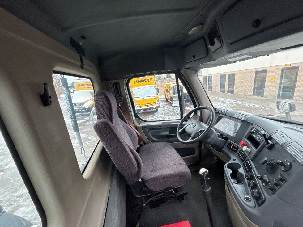 Day Cab Tractor-Heavy Duty Tractors-Freightliner-2012-Cascadia 12564ST-Brooklyn Park-MN-457,730\n\t\tmiles-$ 12,000 - Image 13