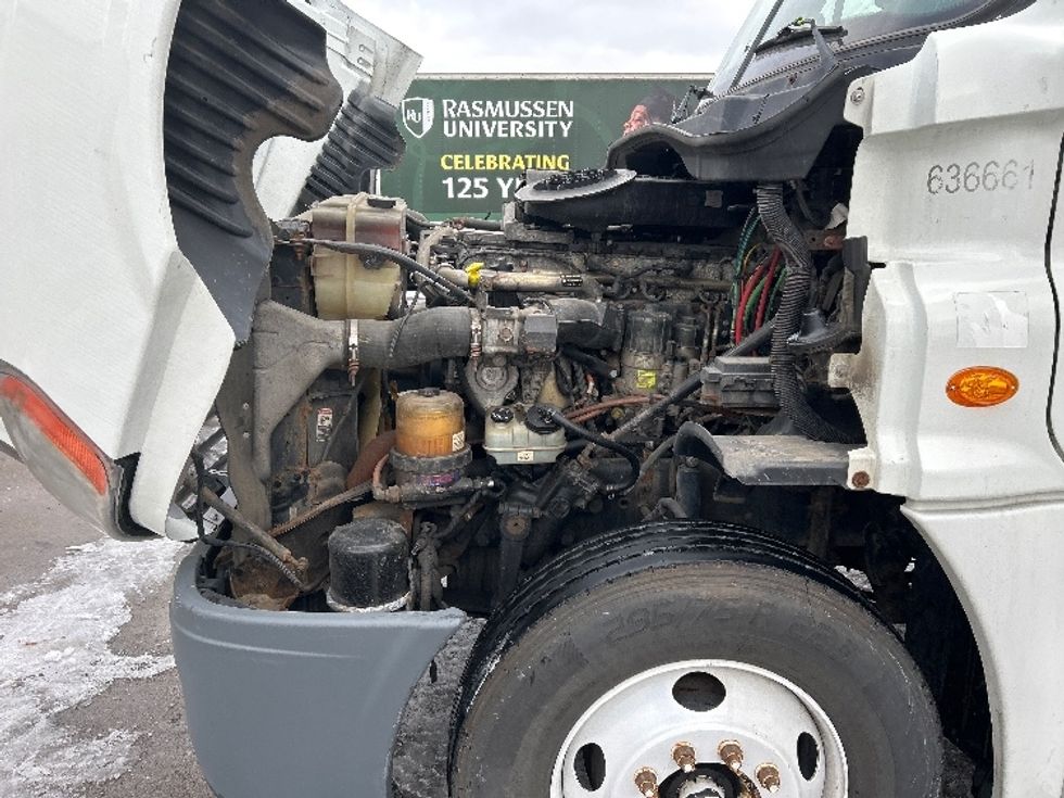 Day Cab Tractor-Heavy Duty Tractors-Freightliner-2012-Cascadia 12564ST-Brooklyn Park-MN-457,730\n\t\tmiles-$ 12,000 - Image 15