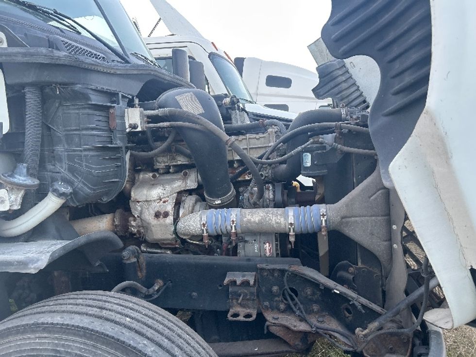 Day Cab Tractor-Heavy Duty Tractors-Freightliner-2012-Cascadia 12564ST-Garden City-GA-389,668\n\t\tmiles-$ 12,000 - Image 13