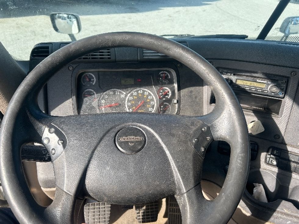 Day Cab Tractor-Heavy Duty Tractors-Freightliner-2012-Cascadia 12564ST-Greensboro-NC-396,007\n\t\tmiles-$ 12,000 - Image 10