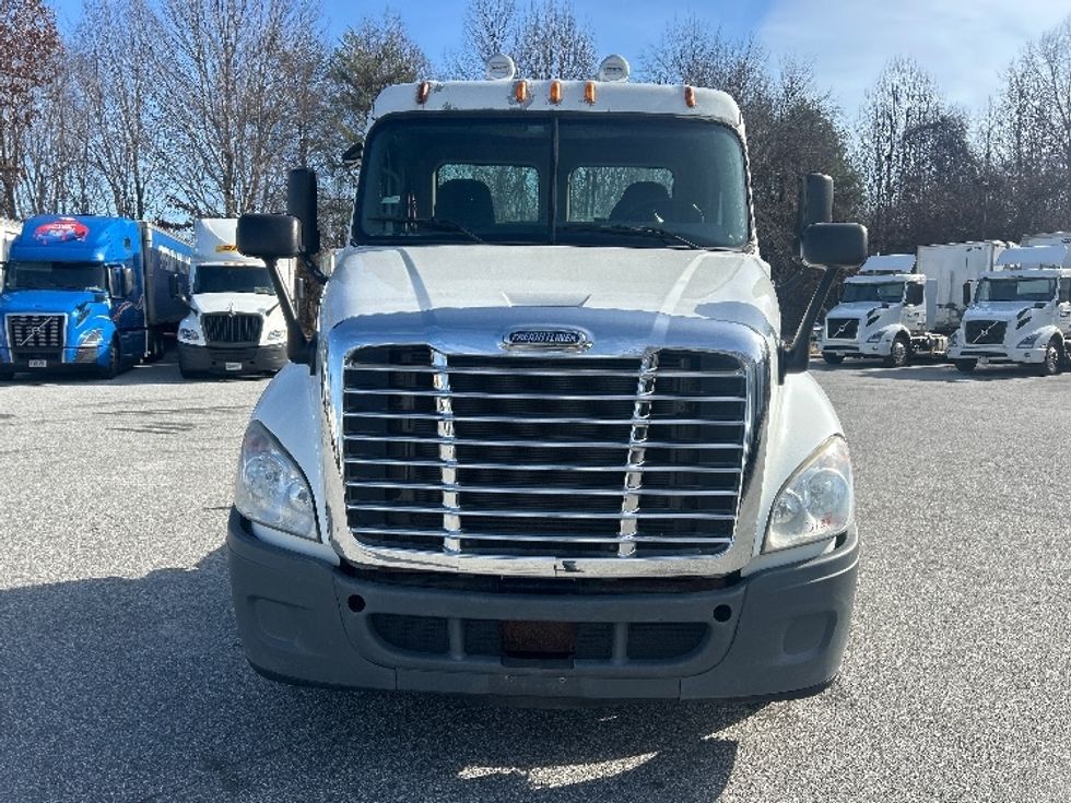 Day Cab Tractor-Heavy Duty Tractors-Freightliner-2012-Cascadia 12564ST-Greensboro-NC-396,007\n\t\tmiles-$ 12,000 - Image 2
