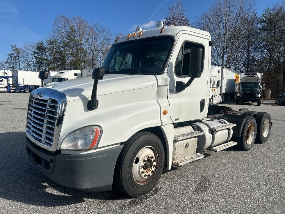 Day Cab Tractor-Heavy Duty Tractors-Freightliner-2012-Cascadia 12564ST-Greensboro-NC-396,007\n\t\tmiles-$ 12,000 - Image 3