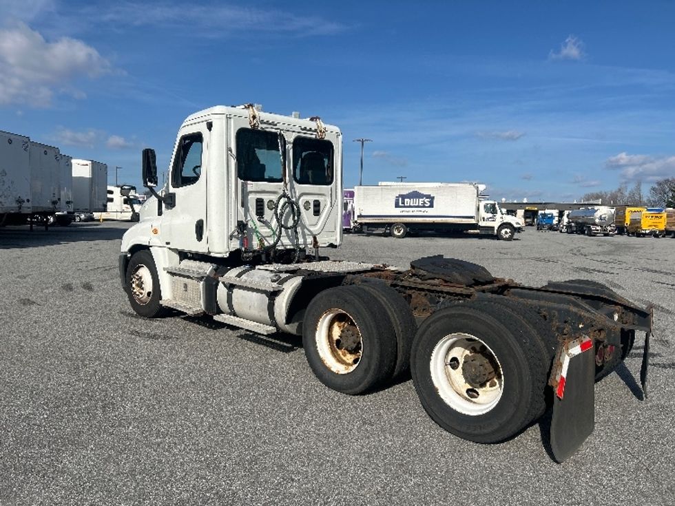 Day Cab Tractor-Heavy Duty Tractors-Freightliner-2012-Cascadia 12564ST-Greensboro-NC-396,007\n\t\tmiles-$ 12,000 - Image 5