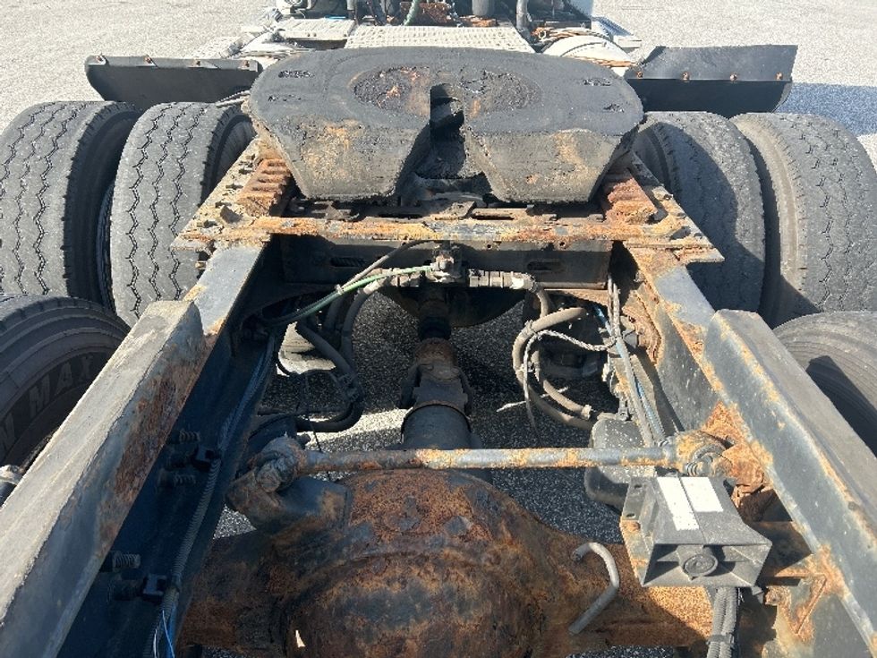 Day Cab Tractor-Heavy Duty Tractors-Freightliner-2012-Cascadia 12564ST-Greensboro-NC-396,007\n\t\tmiles-$ 12,000 - Image 6