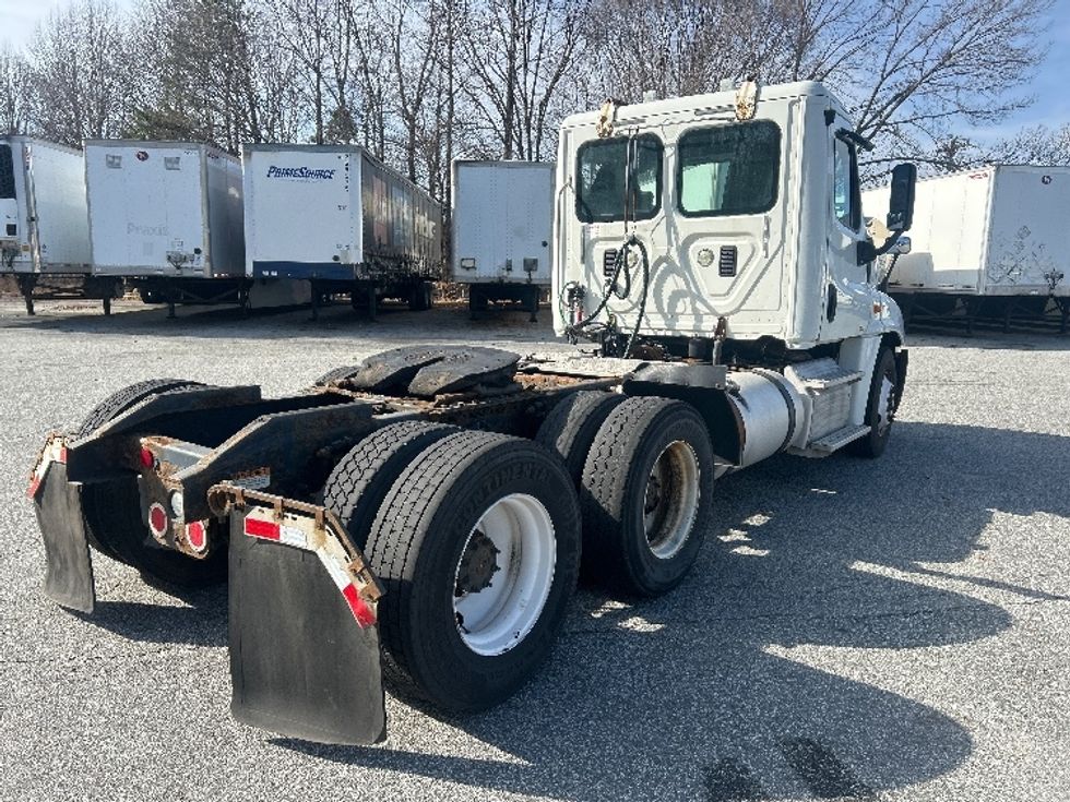 Day Cab Tractor-Heavy Duty Tractors-Freightliner-2012-Cascadia 12564ST-Greensboro-NC-396,007\n\t\tmiles-$ 12,000 - Image 7