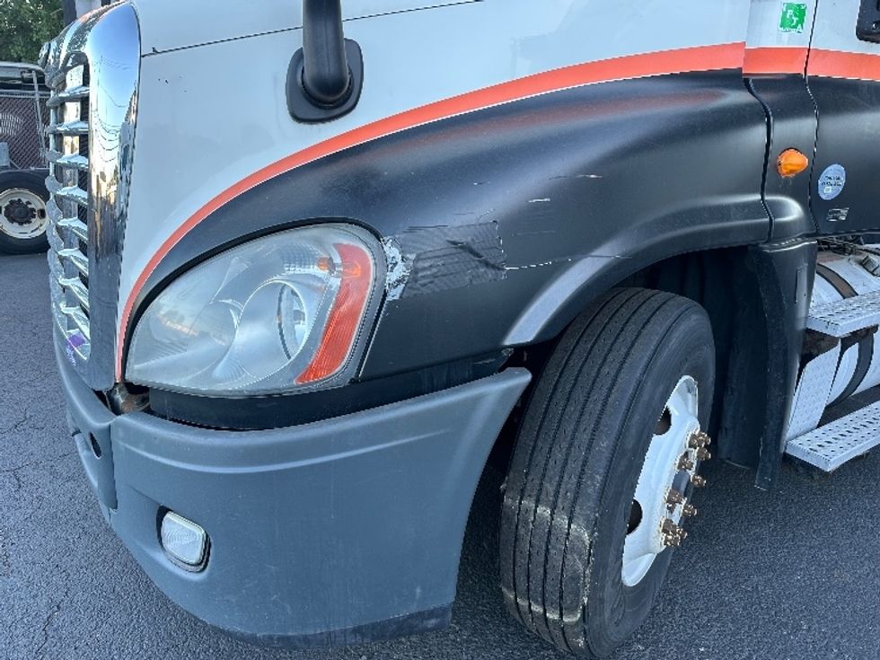 Day Cab Tractor-Heavy Duty Tractors-Freightliner-2012-Cascadia 12564ST-North Bergen-NJ-360,780\n\t\tmiles-$ 15,000 - Image 18