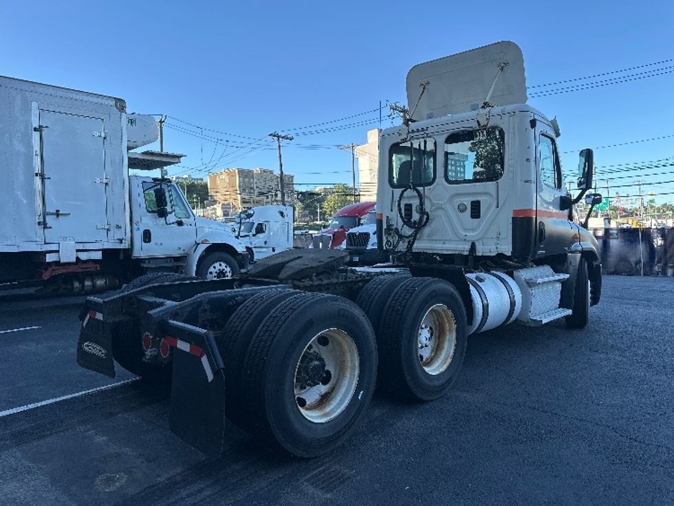 Day Cab Tractor-Heavy Duty Tractors-Freightliner-2012-Cascadia 12564ST-North Bergen-NJ-360,780\n\t\tmiles-$ 15,000 - Image 7
