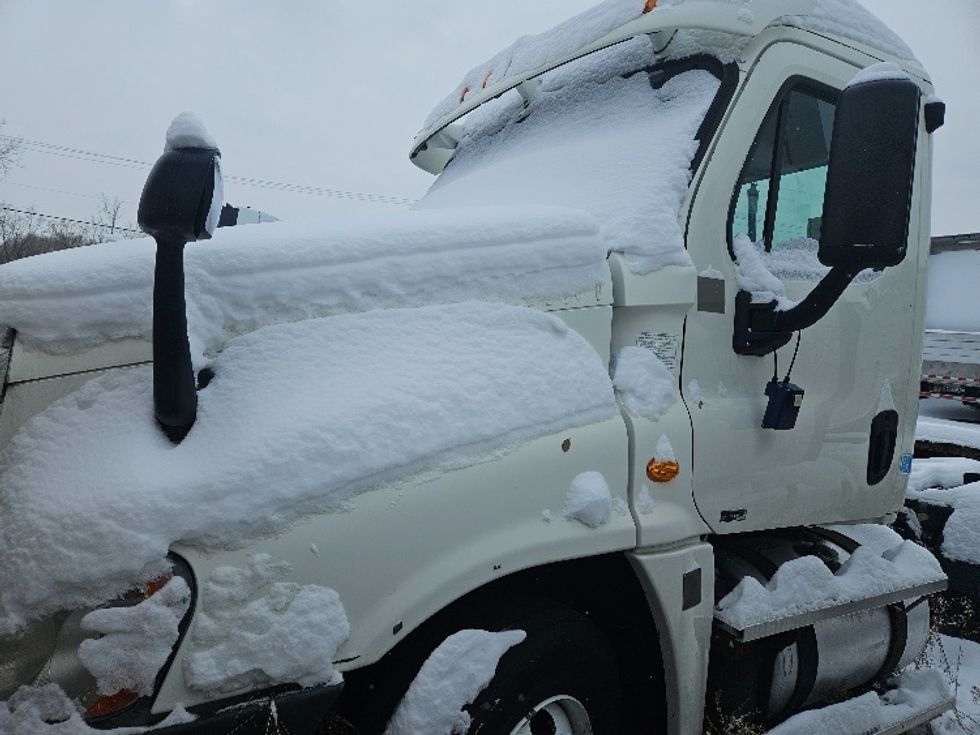 Day Cab Tractor-Heavy Duty Tractors-Freightliner-2012-Cascadia 12564ST-Roseville-MN-308,539\n\t\tmiles-$ 11,000 - Image 3