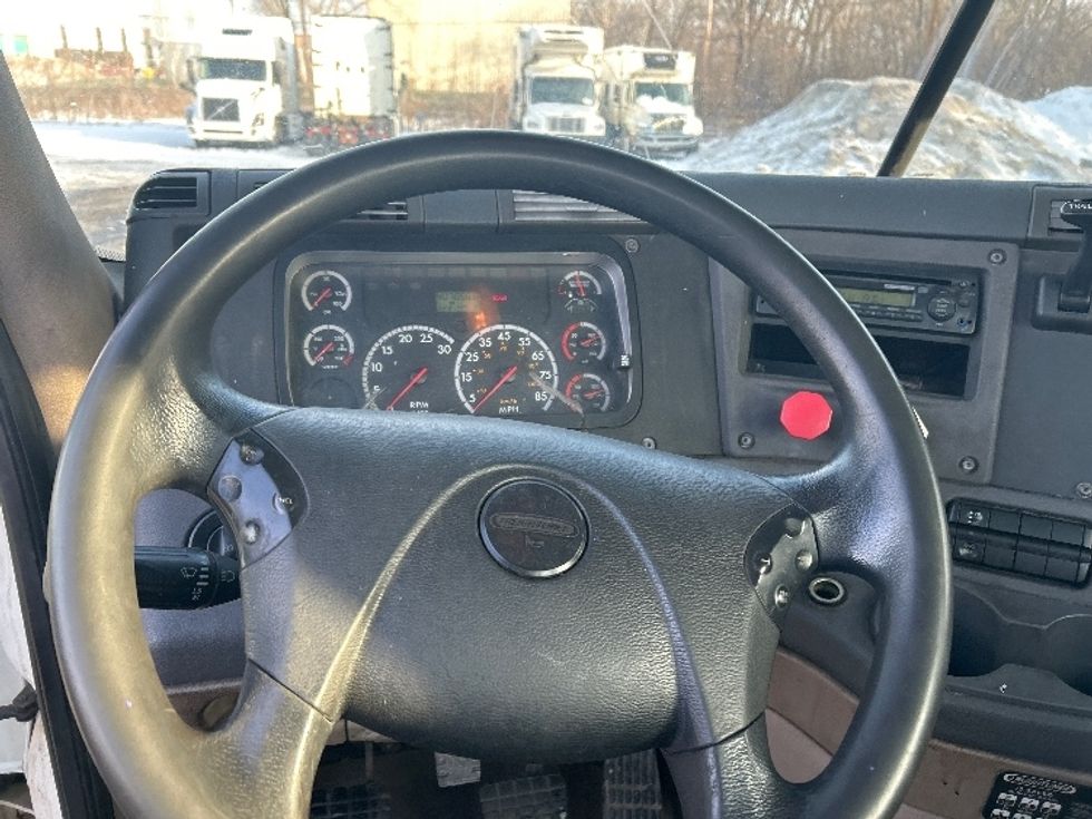 Day Cab Tractor-Heavy Duty Tractors-Freightliner-2012-Cascadia 12564ST-Roseville-MN-407,658\n\t\tmiles-$ 12,000 - Image 11