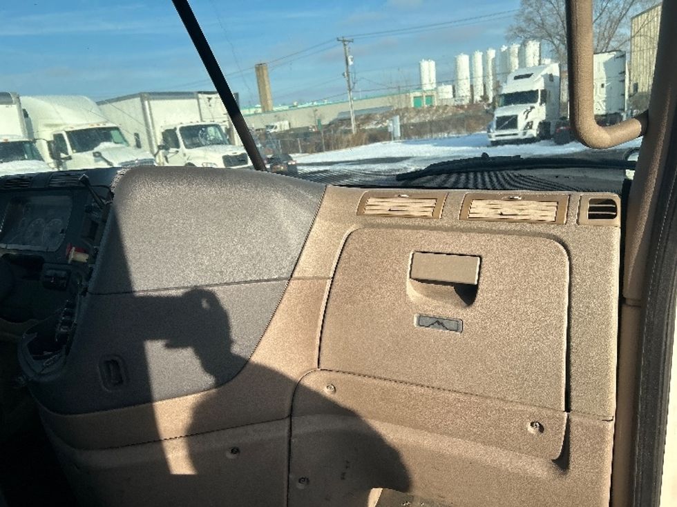 Day Cab Tractor-Heavy Duty Tractors-Freightliner-2012-Cascadia 12564ST-Roseville-MN-407,658\n\t\tmiles-$ 12,000 - Image 13