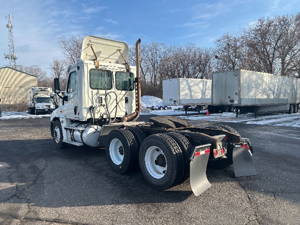 Day Cab Tractor-Heavy Duty Tractors-Freightliner-2012-Cascadia 12564ST-Roseville-MN-407,658\n\t\tmiles-$ 12,000 - Image 5
